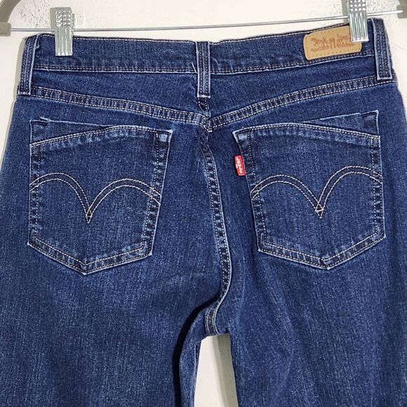 Levi's Cuffed Denim Pedal Pushers Size 6 Levi's Women's Pedal Pusher Jeans - Picture 4 of 8